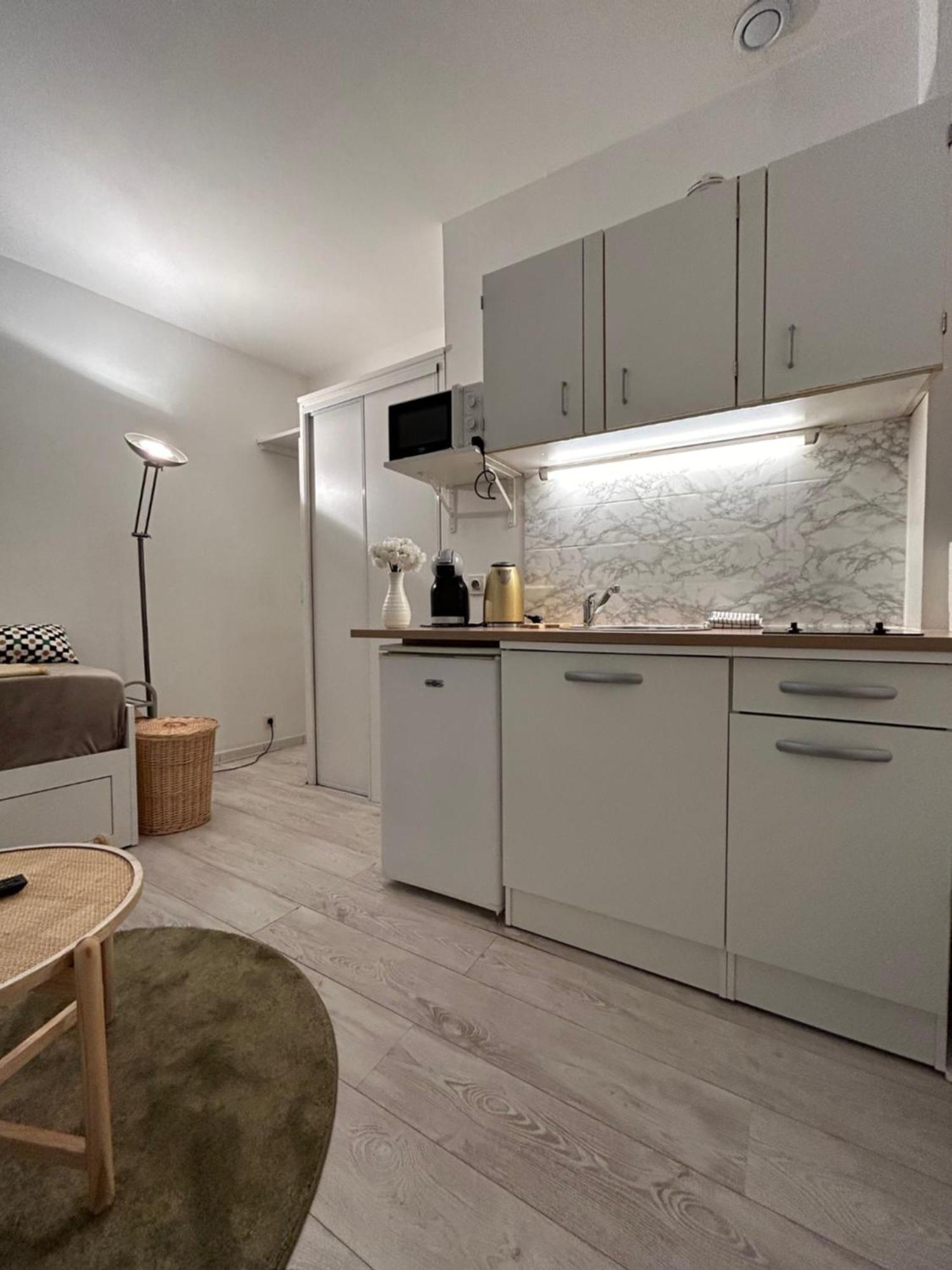 Au Charme Des Carmes - T1 Sur Cour - Metro A & B Apartment Toulouse Ngoại thất bức ảnh