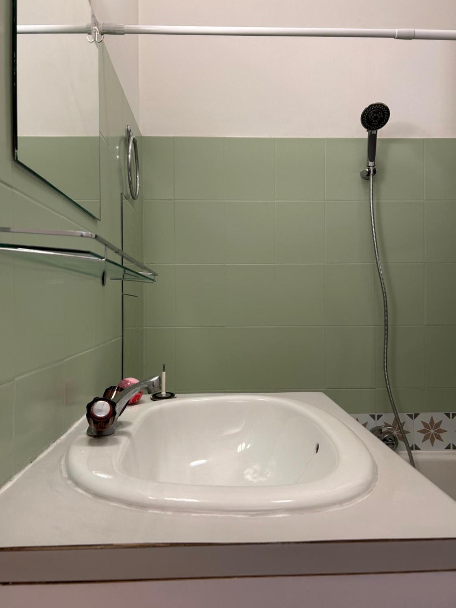 Au Charme Des Carmes - T1 Sur Cour - Metro A & B Apartment Toulouse Ngoại thất bức ảnh