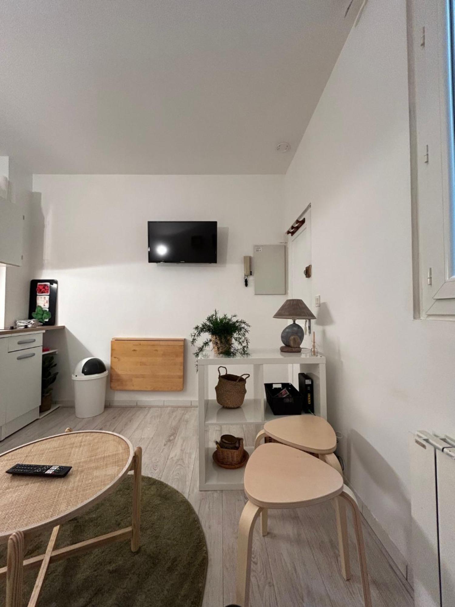 Au Charme Des Carmes - T1 Sur Cour - Metro A & B Apartment Toulouse Ngoại thất bức ảnh