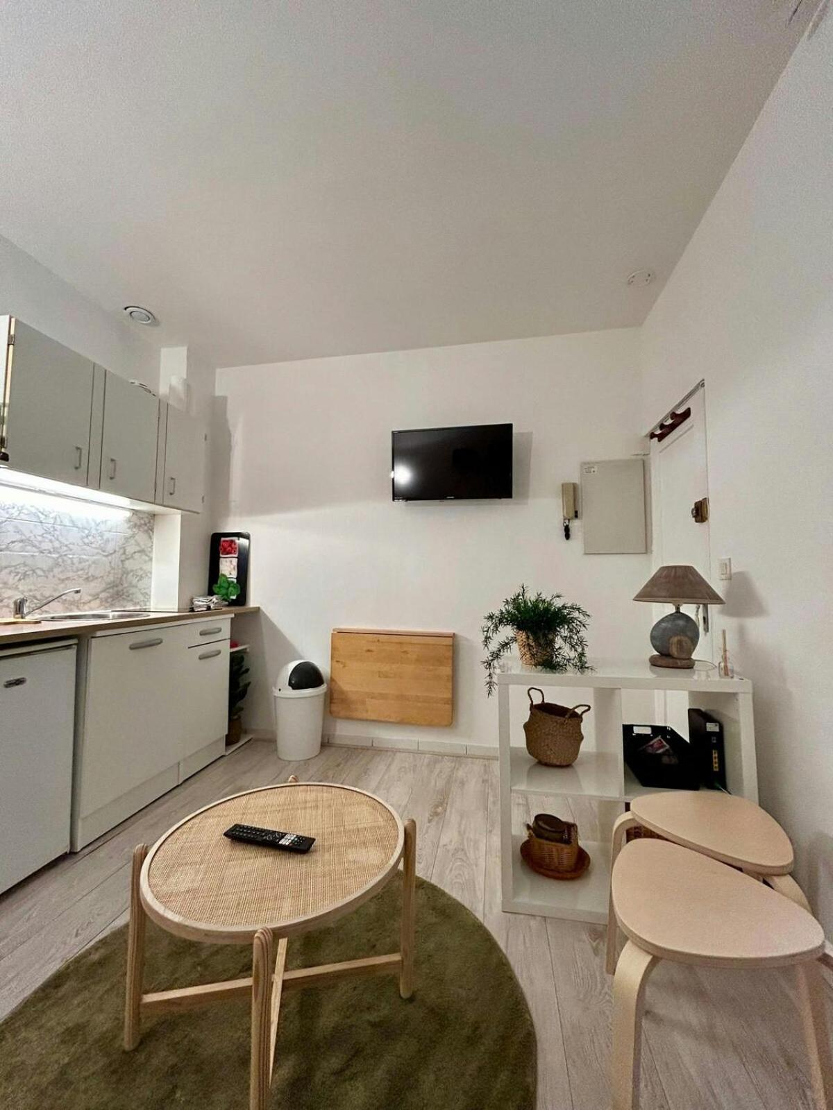 Au Charme Des Carmes - T1 Sur Cour - Metro A & B Apartment Toulouse Ngoại thất bức ảnh